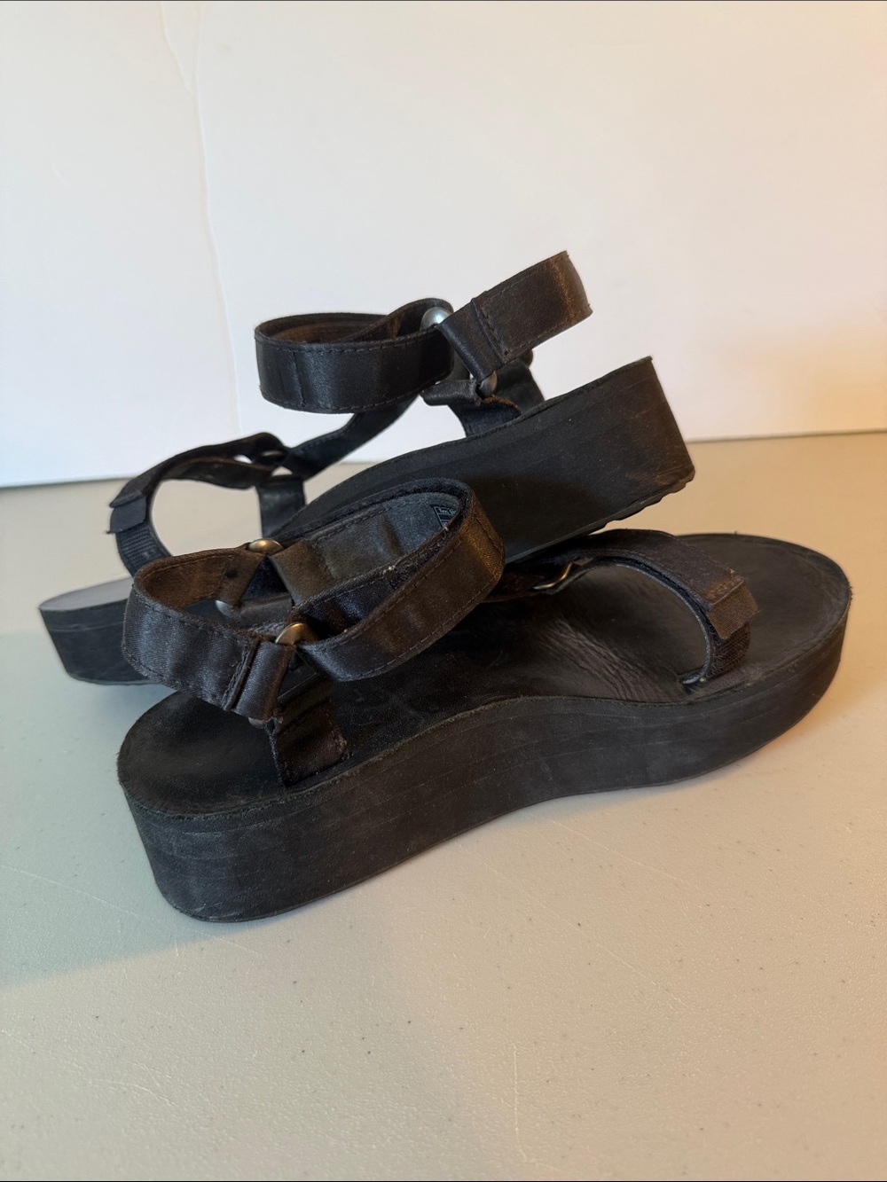 Teva Satin Leather Black Flatform Sandals Women’s Size 8